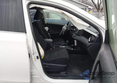 2018 Toyota Rav4 Xle from USA, damaged, VIN JTMRFREV6JJ737987